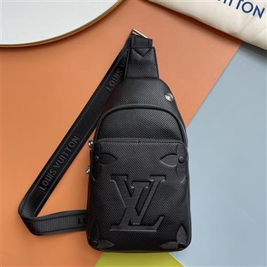 LOUIS VUITTON   2025新款男生時尚包包 尺寸:30×17×5CM