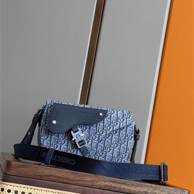 DIOR   2025新款男生時尚包包 尺寸:21 x 16 x5.5CM