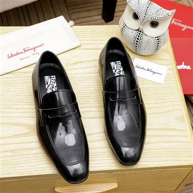 Ferragamo   2025新款男生休閒時尚鞋子