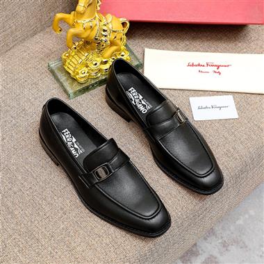 Ferragamo   2025新款男生休閒時尚鞋子