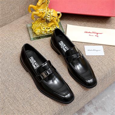 Ferragamo   2025新款男生休閒時尚鞋子