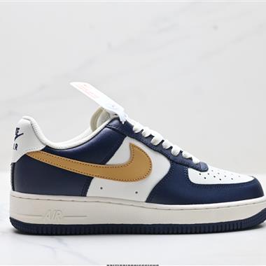 NIKE AIR FORCE 1‘07