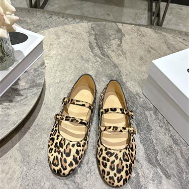 CELINE   2025新款女生休閒時尚鞋子