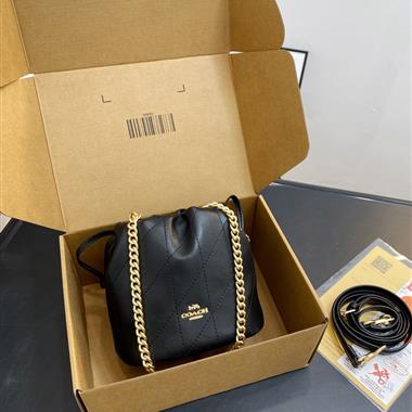 COACH   2025新款女生時尚包包 尺寸：18*16CM