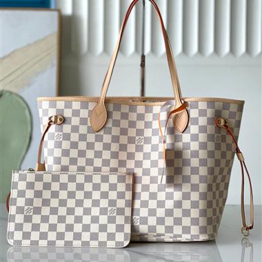 LOUIS VUITTON  2025新款女生時尚包包 尺寸：32x29x17CM