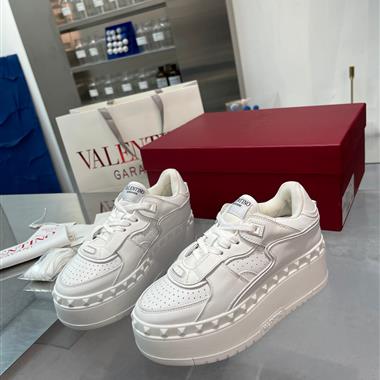 Valentino    2026新款女生休閒時尚鞋子
