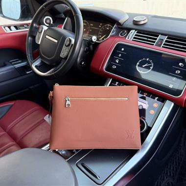 LOUIS VUITTON    2026新款男生時尚皮夾 尺寸：30x22x5CM