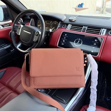 LOUIS VUITTON    2026新款男生時尚皮夾 尺寸：33x25x12CM