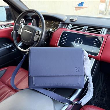 LOUIS VUITTON    2026新款男生時尚皮夾 尺寸：33x25x12CM