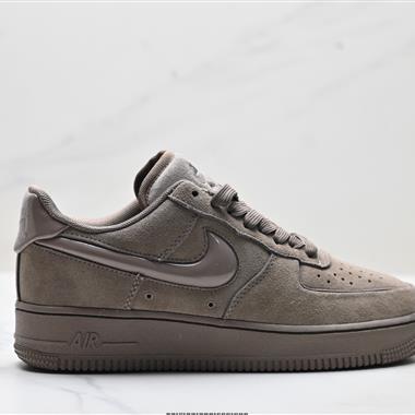 NIKE AIR FORCE 1‘07