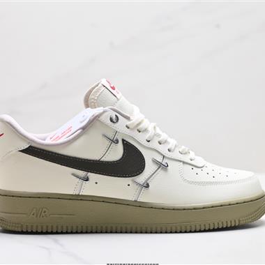 NIKE AIR FORCE 1‘07