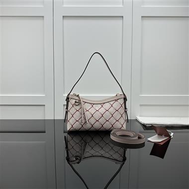 GUCCI  2026新款女生時尚皮夾 尺寸：22*14*8CM