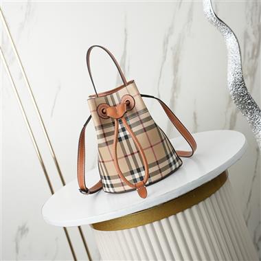 BURBERRY   2025新款女生時尚包包   尺寸：16.5x 11 x 18.5CM