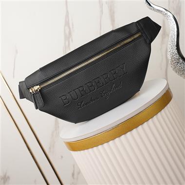 BURBERRY   2025新款男生時尚包包   尺寸：31 x 7.5 x 16CM