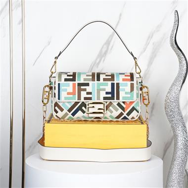 FENDI   2025新款女生時尚包包   尺寸：27×6×14CM