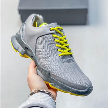 Ecco Biom 雙色拼接透氣舒適運動跑步鞋