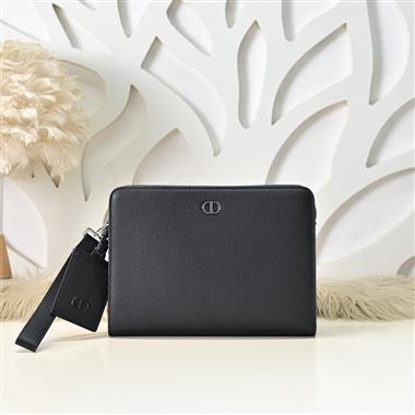 DIOR   2026新款男生時尚包包 尺寸：27*29*6.5CM