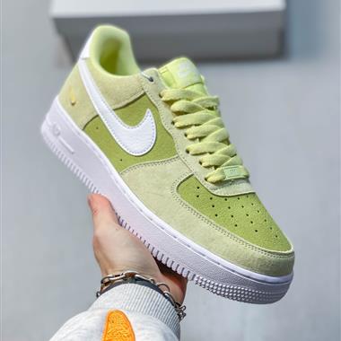 NIKE AIR FORCE 1‘07 