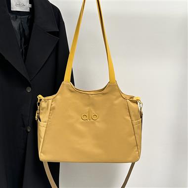 ALO   2026新款時尚休閒包   尺寸：43*17*35CM