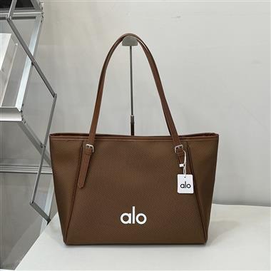 ALO   2026新款時尚休閒包   尺寸：46*15*30CM