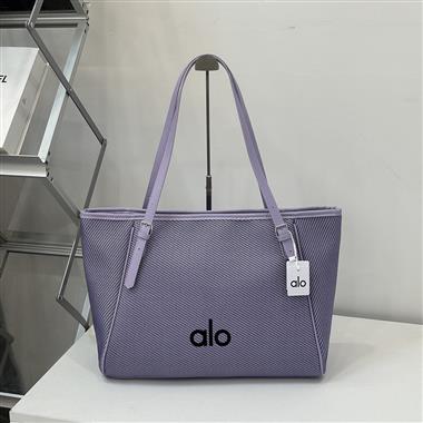 ALO   2026新款時尚休閒包   尺寸：46*15*30CM