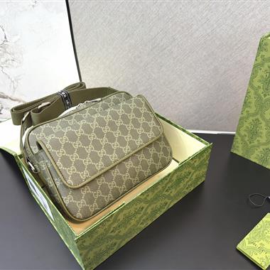 GUCCI   2026新款男生時尚包包 尺寸：23*18CM