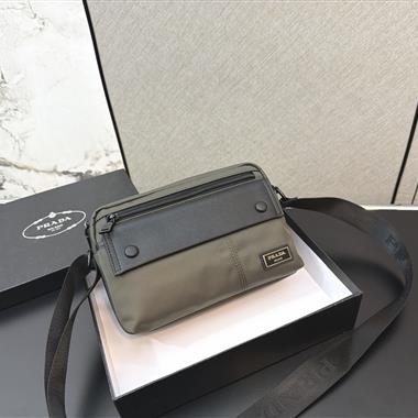 PRADA   2026新款男生時尚包包 尺寸：15*21CM