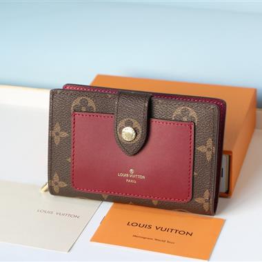 LOUIS VUITTON   2026新款時尚包包 尺寸：13.5x11x3CM