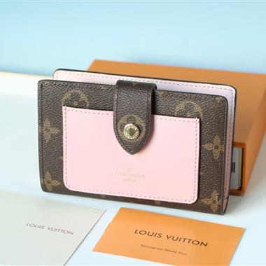 LOUIS VUITTON   2026新款時尚包包 尺寸：13.5x11x3CM
