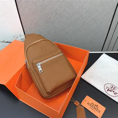 HERMES   2026新款男生時尚包包 尺寸：36 x 18CM