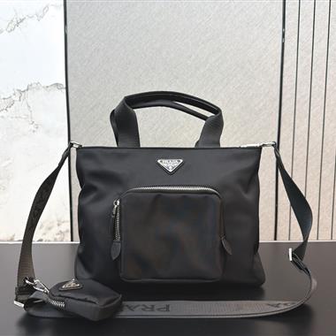 PRADA   2026新款男生時尚包包 尺寸：26*23CM