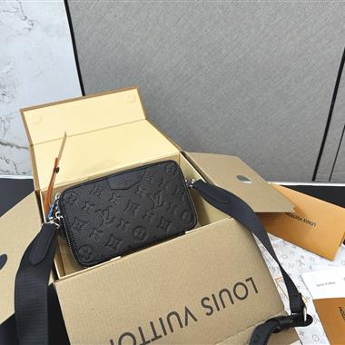 LOUIS VUITTON   2026新款男生時尚包包 尺寸：12*19CM