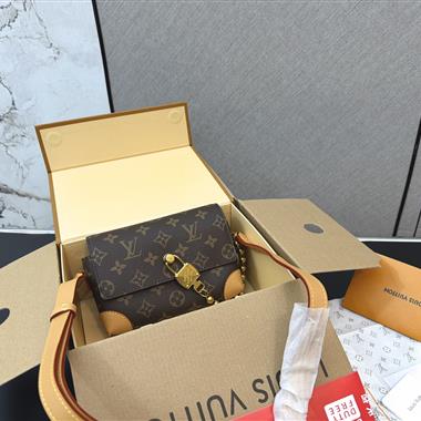 LOUIS VUITTON   2026新款男生時尚包包 尺寸：18*12CM