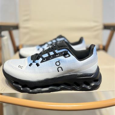 On 昂跑Cloudtilt Moon 輕量運動休閒鞋