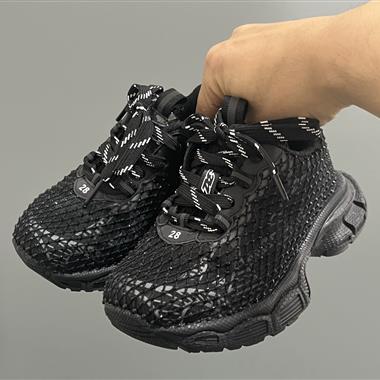 Balenciaga 新款閃鑽魔術貼設計兒童老爹鞋