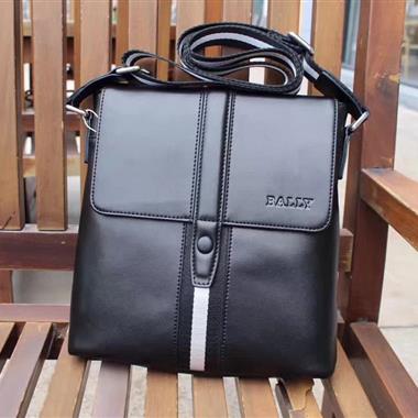 BALLY   2026新款男生時尚包包 尺寸：25*26*6CM