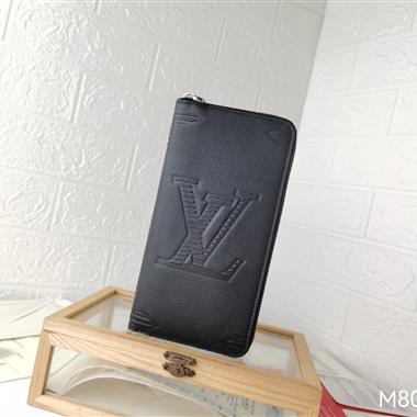 LOUIS VUITTON   2026新款時尚包包 尺寸：10*19CM