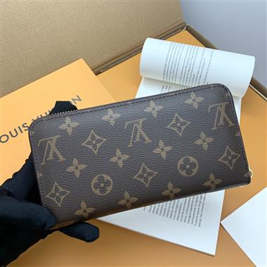 LOUIS VUITTON   2026新款時尚包包 尺寸：19.5 x 10.5 x 2.5CM
