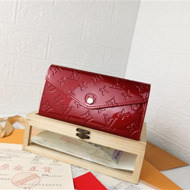 LOUIS VUITTON   2026新款時尚包包  尺寸：19*10CM