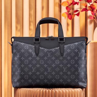 LOUIS VUITTON   2026新款男生時尚包包 尺寸：39*28*11CM