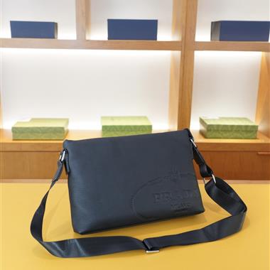 PRADA    2026新款男生時尚包包 尺寸：31*21*5CM