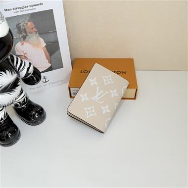 LOUIS VUITTON   2026新款時尚包包 尺寸：10x14x2.5CM