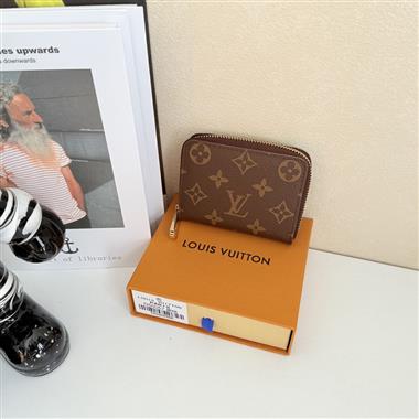 LOUIS VUITTON   2026新款時尚包包  尺寸：11*8CM