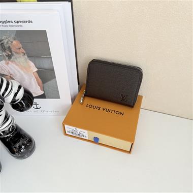 LOUIS VUITTON   2026新款時尚包包  尺寸：11*8CM