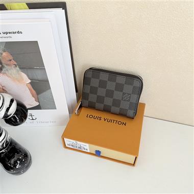 LOUIS VUITTON   2026新款時尚包包  尺寸：11*8CM