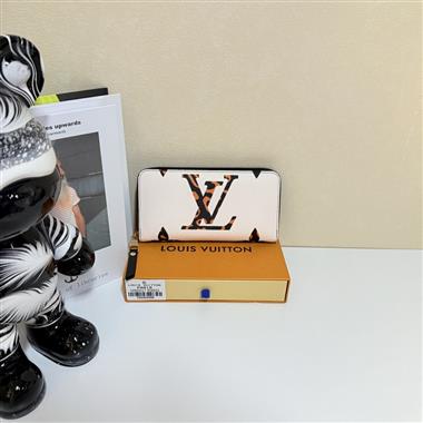 LOUIS VUITTON   2026新款時尚包包 尺寸：19*10CM