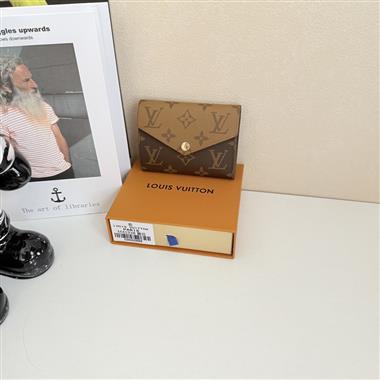 LOUIS VUITTON   2026新款時尚包包  尺寸：12*9.5*1.5CM