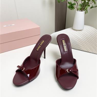 MIUMIU  2026新款女生休閒時尚鞋子