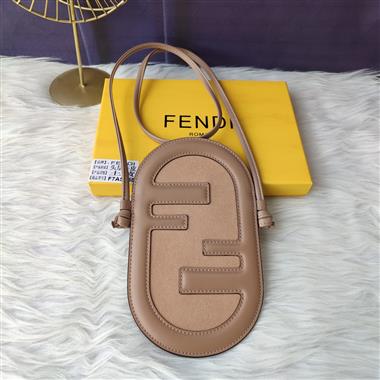 FENDI  2026新款女生時尚包包  尺寸：21.5*15*1CM