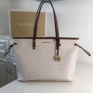 MICHAEL KORS  2026新款時尚包包  尺寸：36*29*16CM